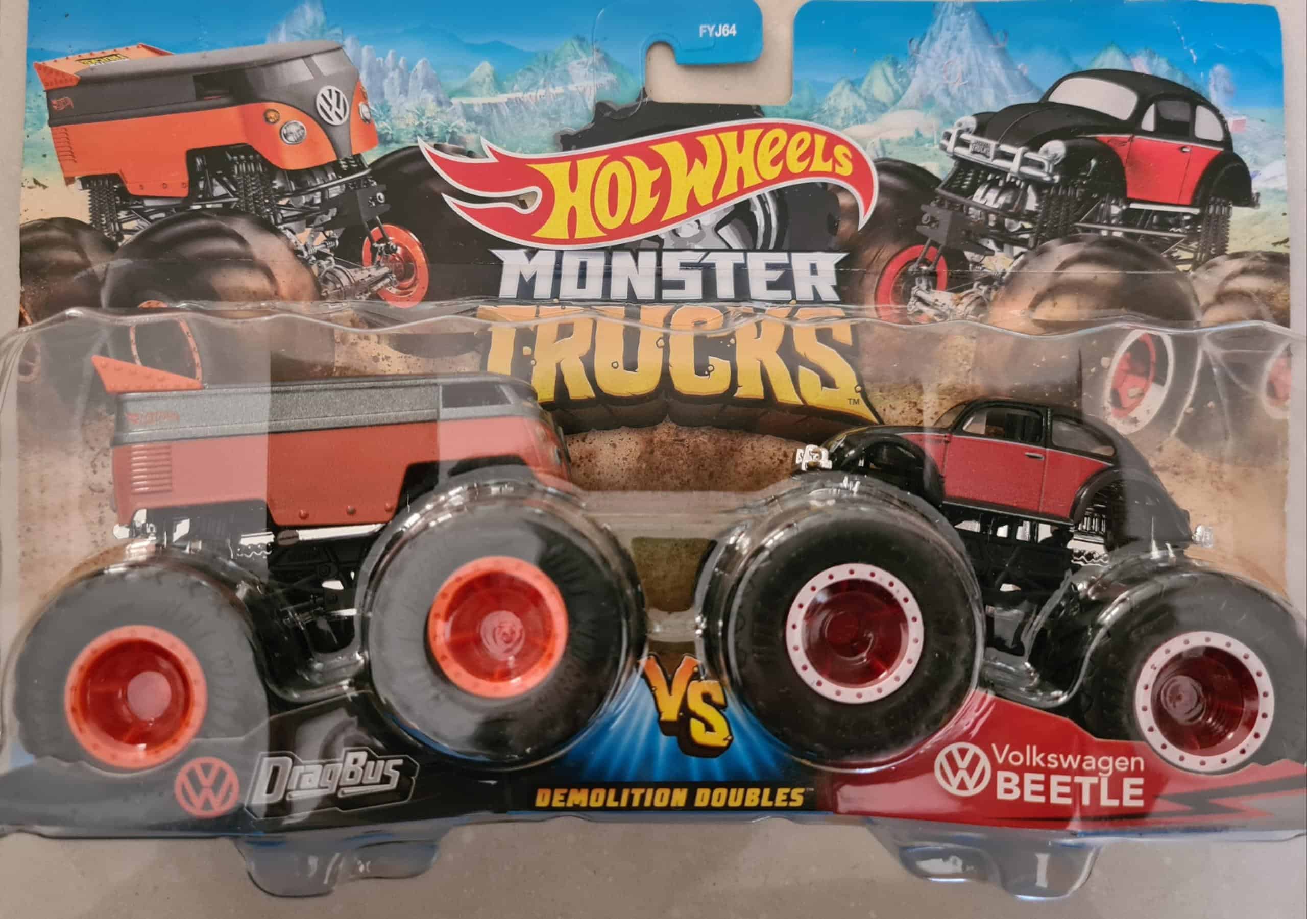 Hot Wheels Monster Trucks Demolition Doubles Drag Bus vs