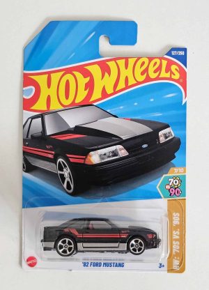 Hot Wheels '70s VS.' 90s - '92 Ford Mustang