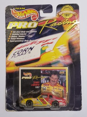 *Embalagem Danificada* Hot Wheels Pro Racing - Chevrolet Monte Carlo