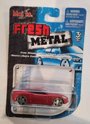*Embalagem danificada* Maisto Fresh Metal - V7