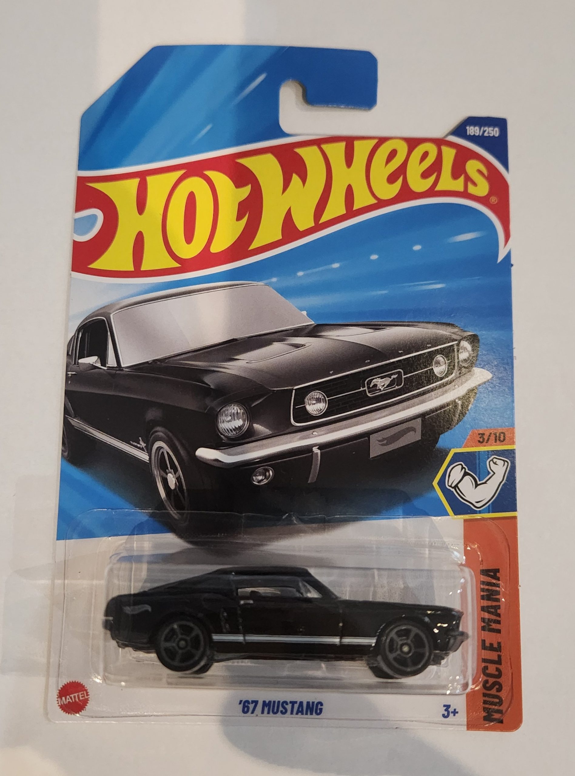 Hot Wheels Muscle Mania - Custom '18 Ford Mustang GT 180/250, Scala 1:64, Blu - Edizione Long Card